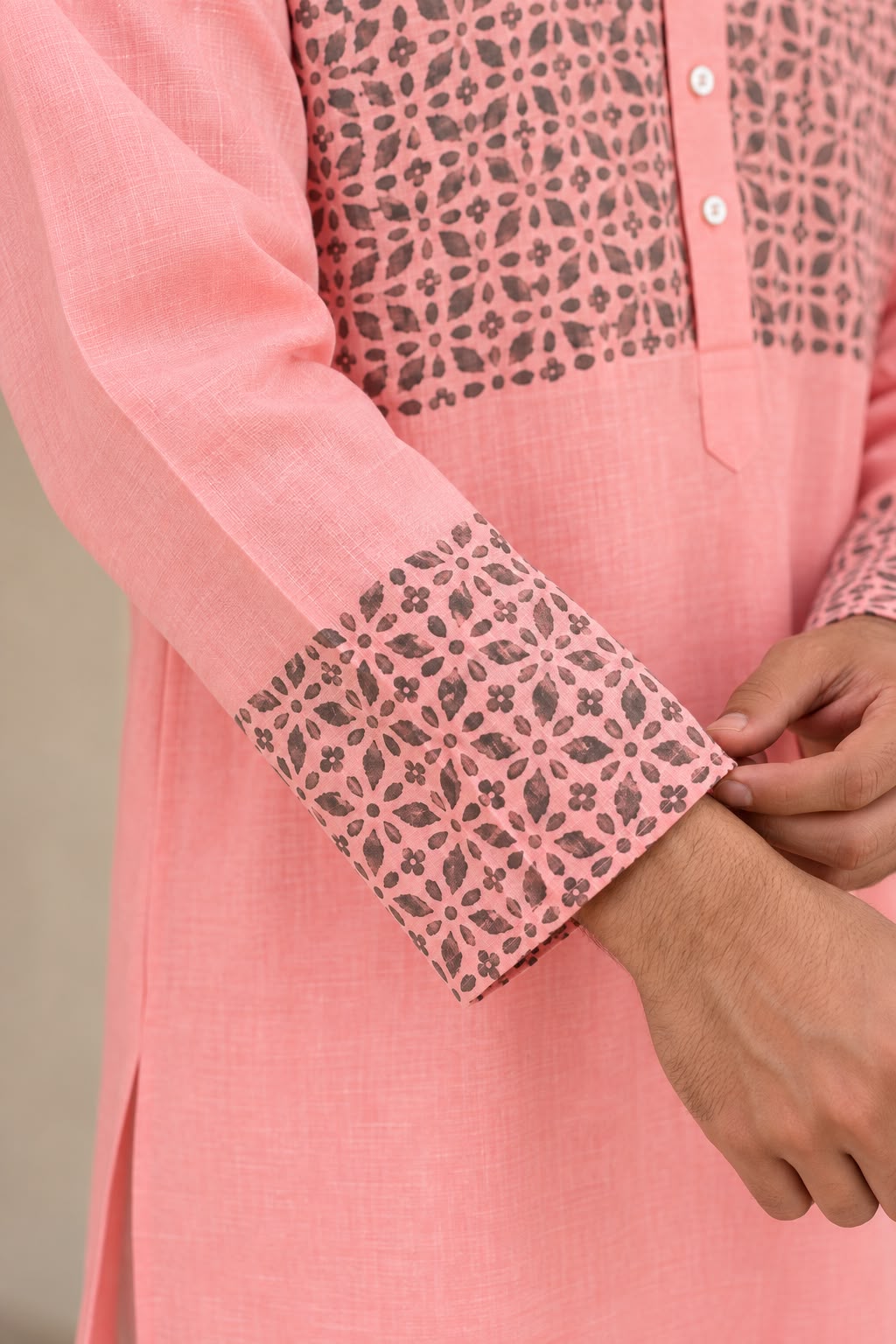 Gulabi Jaal Kurta