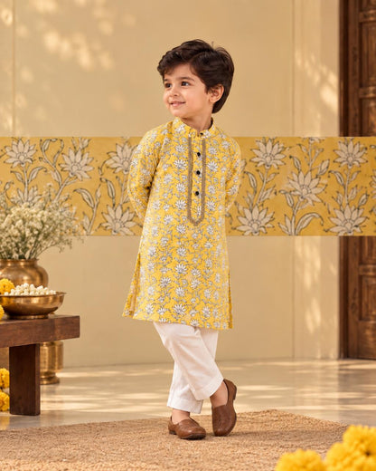 Sunehri Bagh Kurta Set
