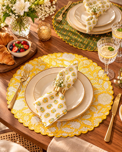 Green Scalloped Reversible Festive Table Mat Set