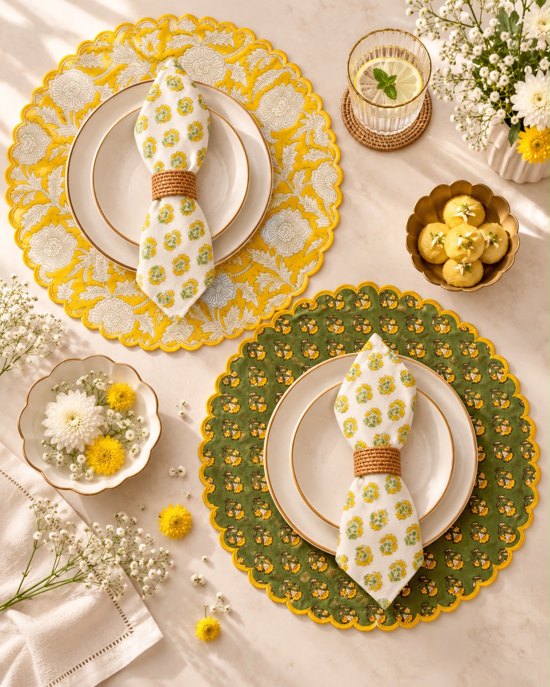 Green Scalloped Reversible Festive Table Mat Set