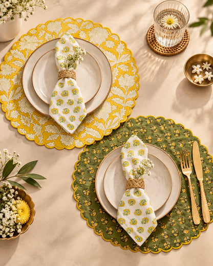Green Scalloped Reversible Festive Table Mat Set