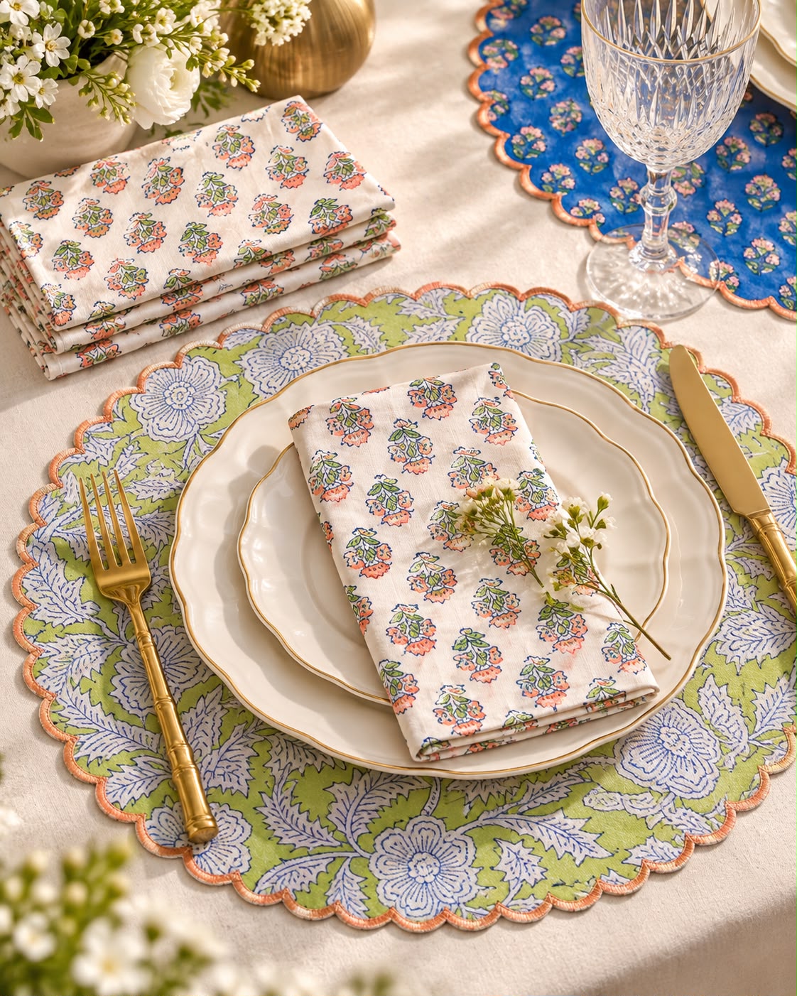 Blue Scalloped Reversible Festive Table Mat Set