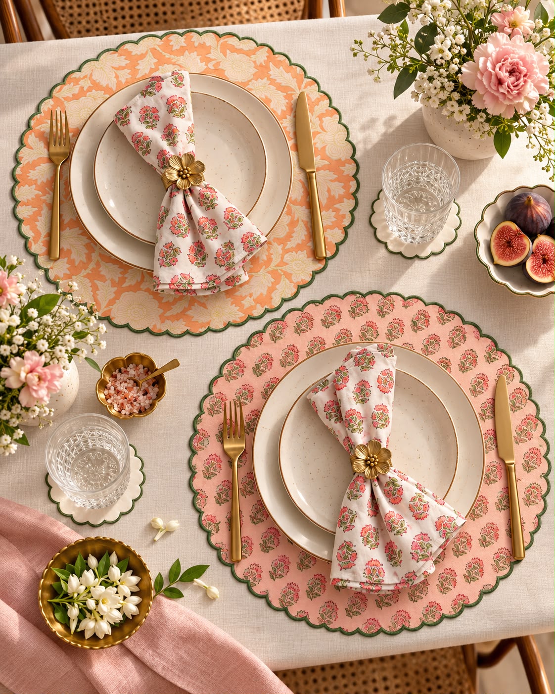 Peach Scalloped Reversible Festive Table Mat Set