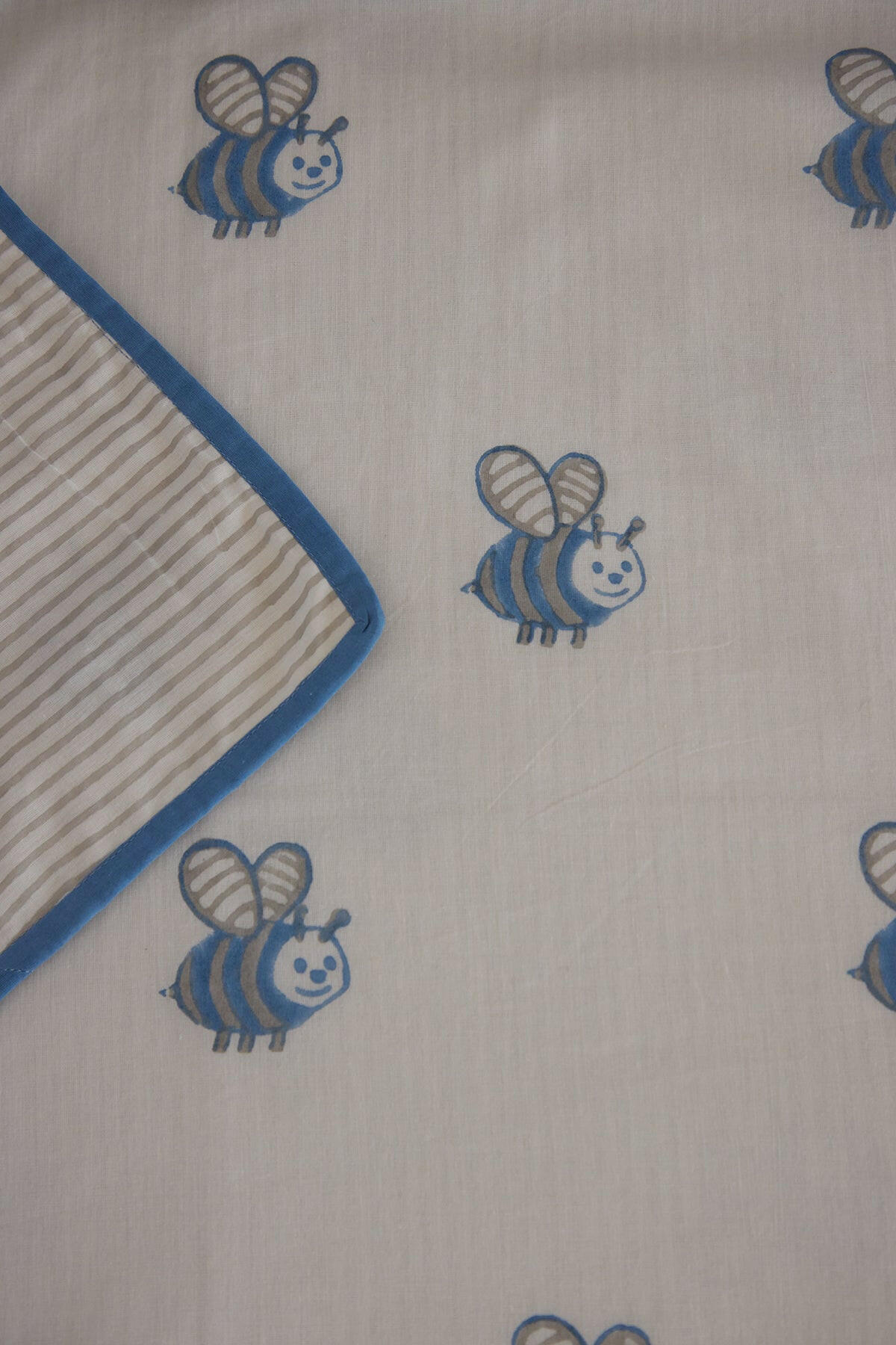 Buzzy Bee Cot Set
