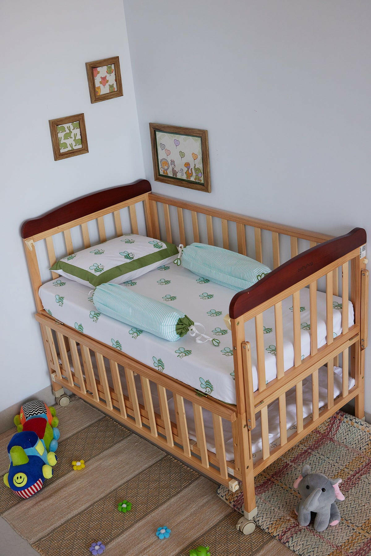 Bumble Bee Cot Set