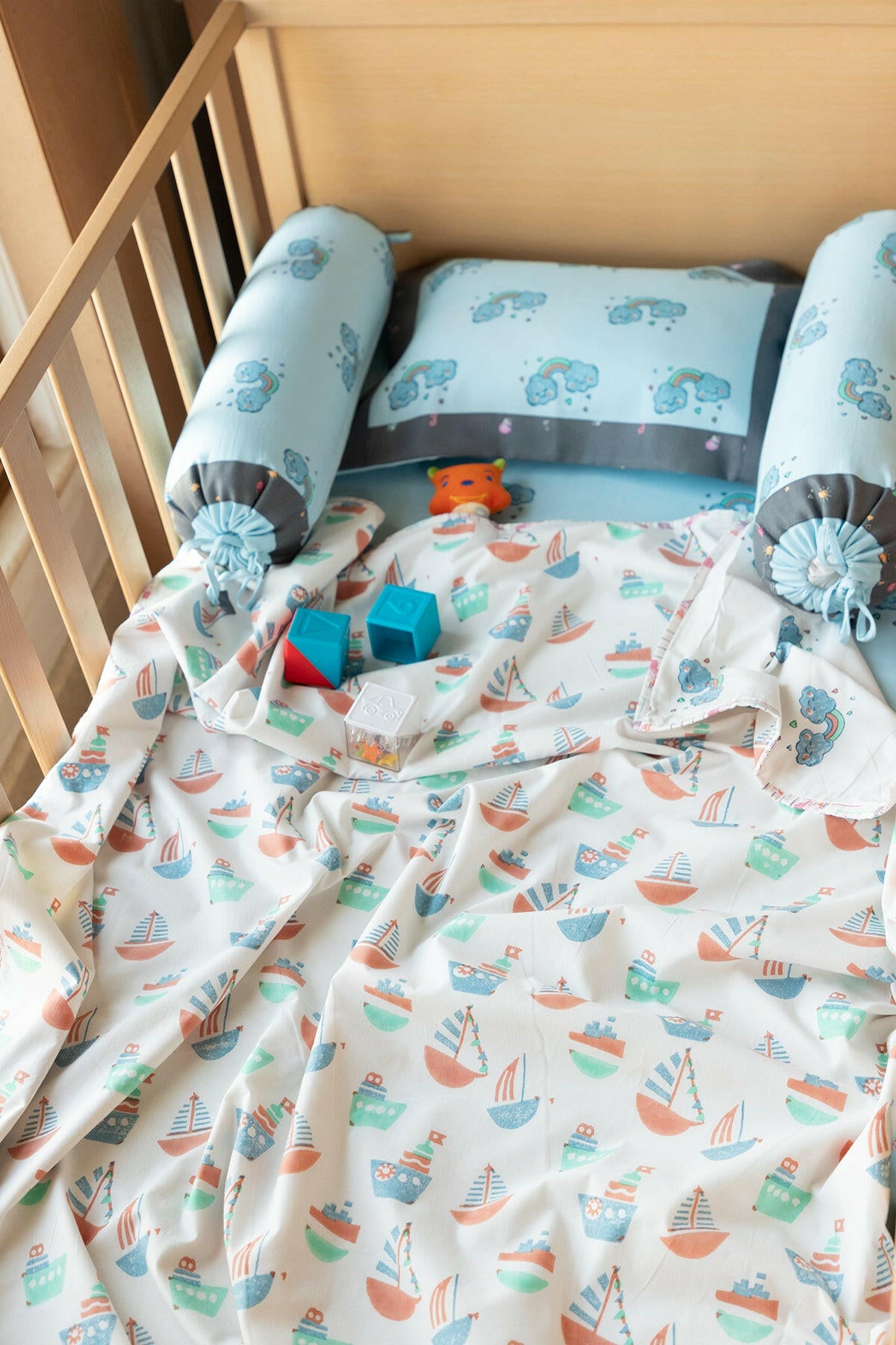 Sky Blue Cloud Cot Set Adya