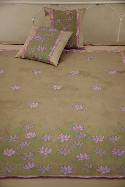 Olive & Orchid Sacred Lotus Premium Bedcover