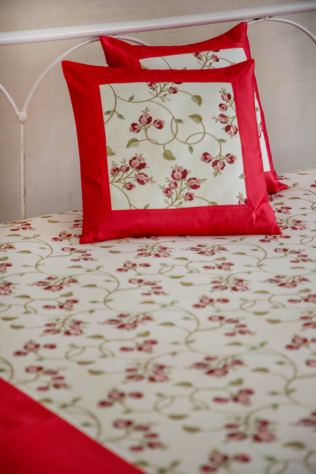 Red Rose Cotton Bedcover