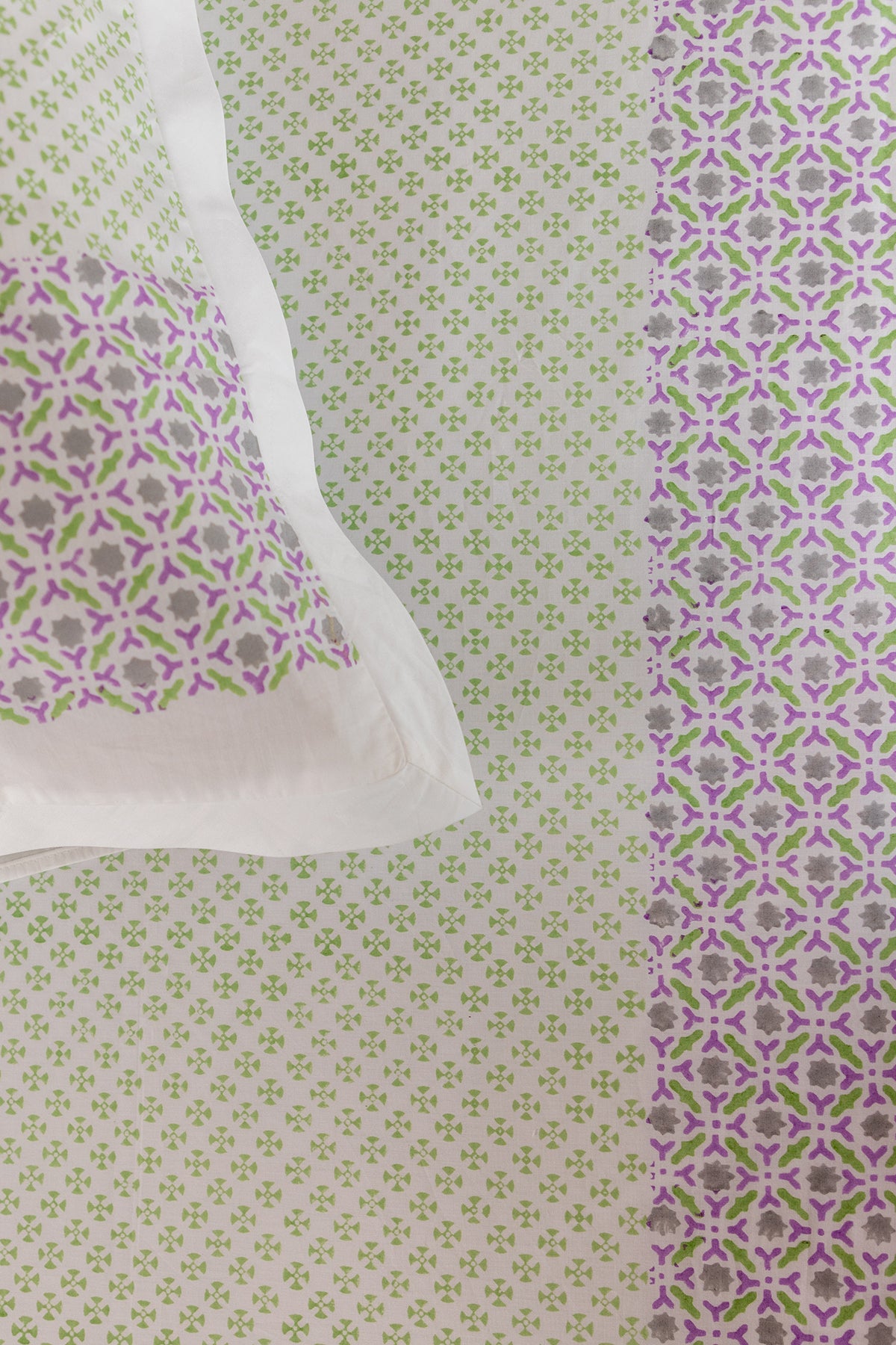 Lilac & Green Polygon Bedsheet