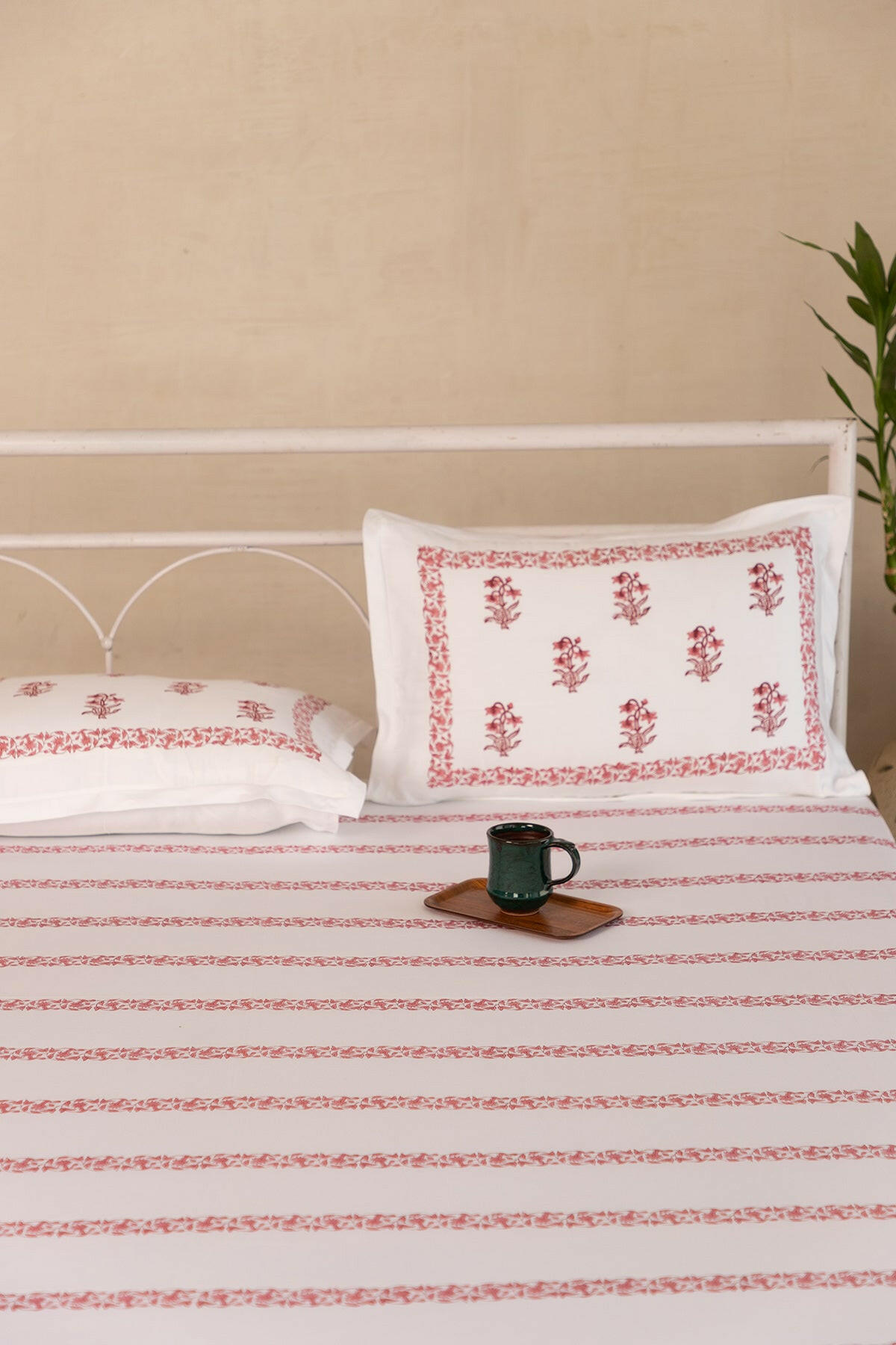 Hibiscus Tulip Bedsheet - Adya