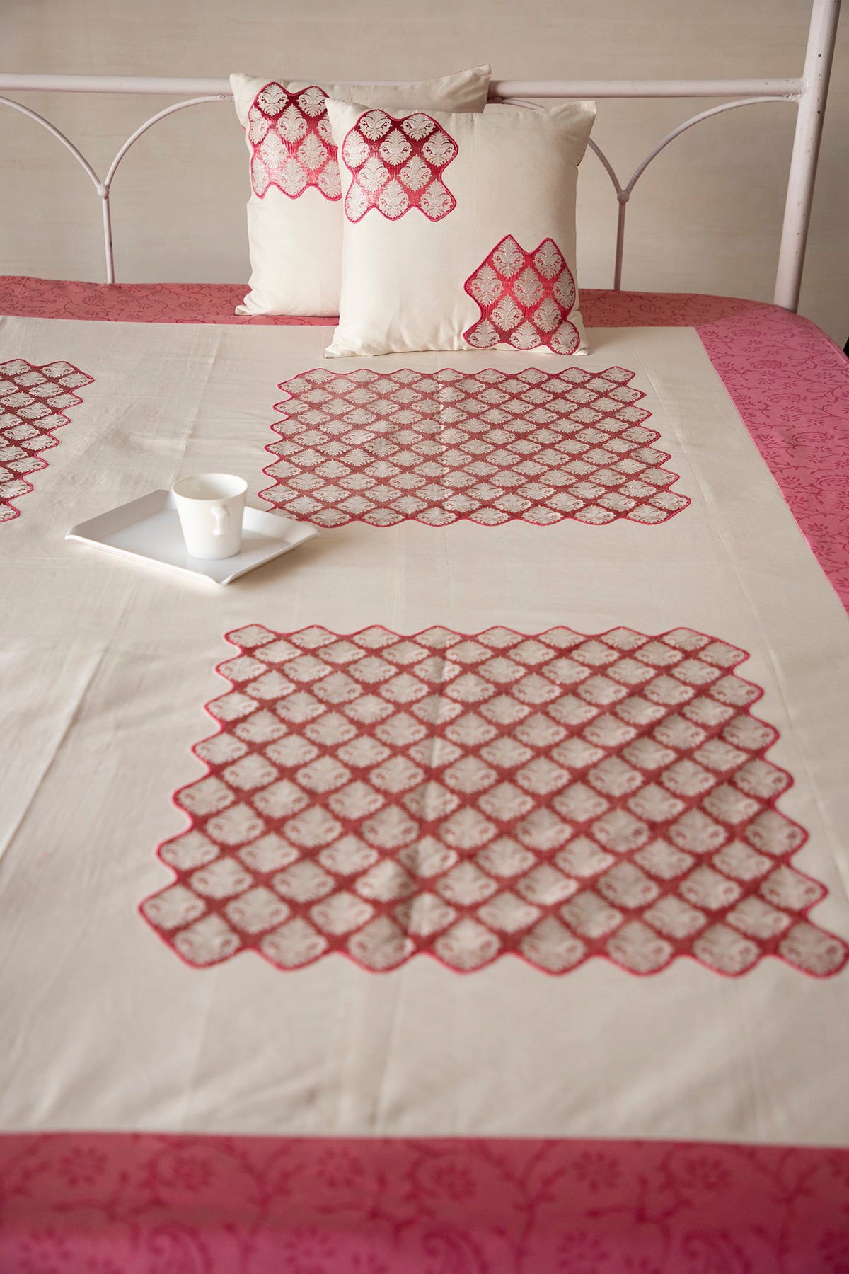 Pink Hazelnut Premium Bedcover